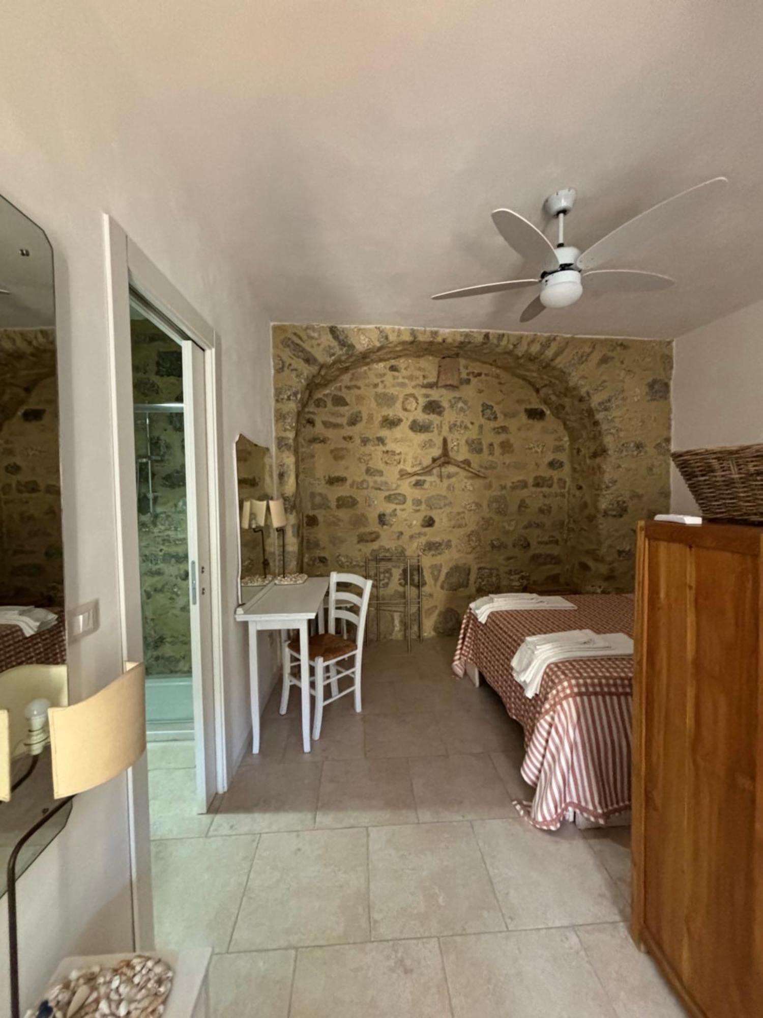 Casa Castello Hotel Rocca Imperiale Ngoại thất bức ảnh