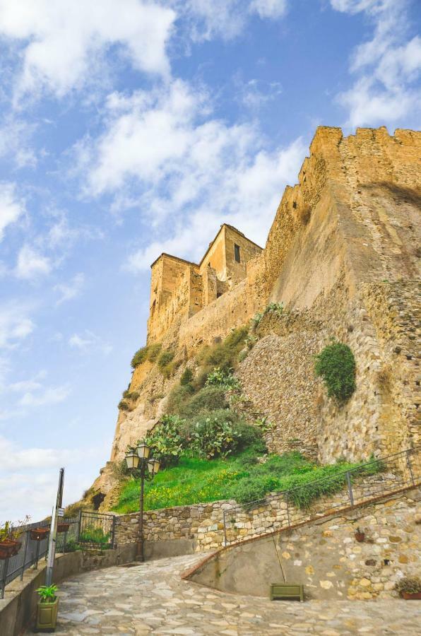 Casa Castello Hotel Rocca Imperiale Ngoại thất bức ảnh